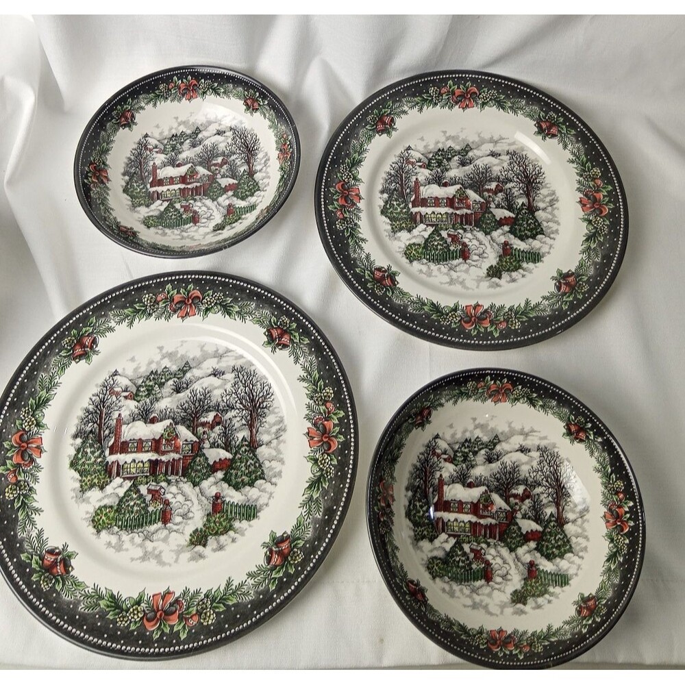 Royal Stafford Christmas Village 2 Dinner Plates 2 Soup Bowls Set England